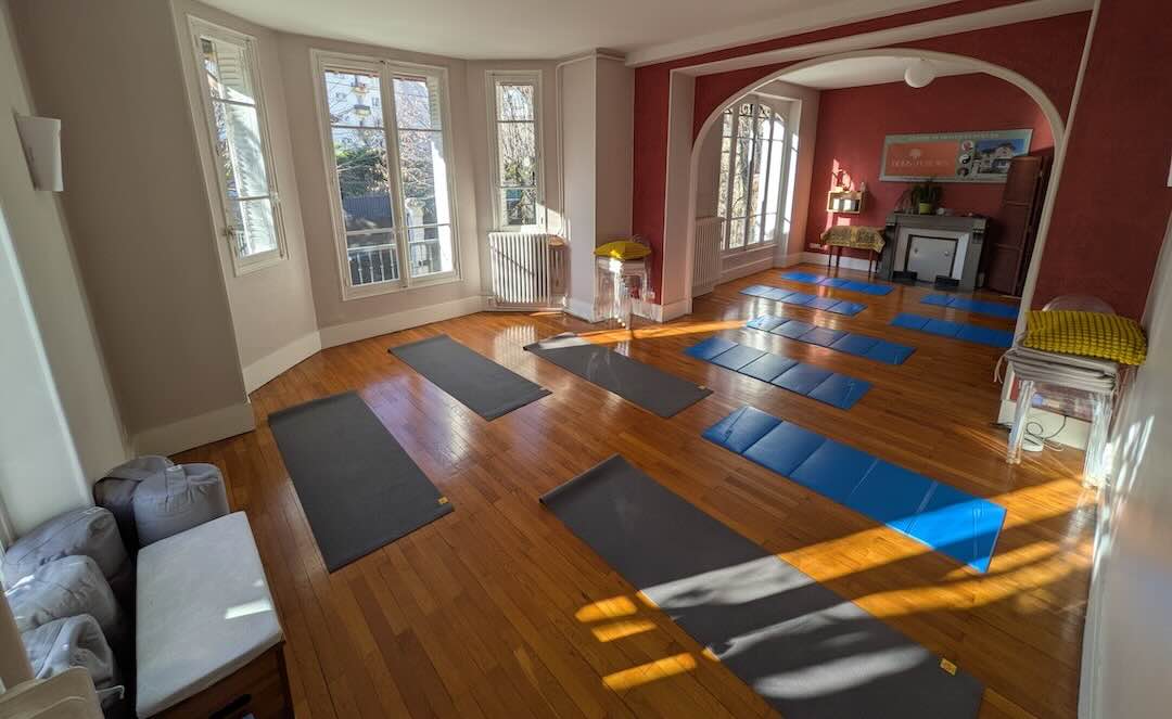 salle Maison Pâquerette et 11 tapis