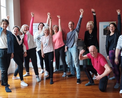 Amélioration yoga du rire épilation à la cire Yoga du rire - Salle Maison Pâquerette à Voiron